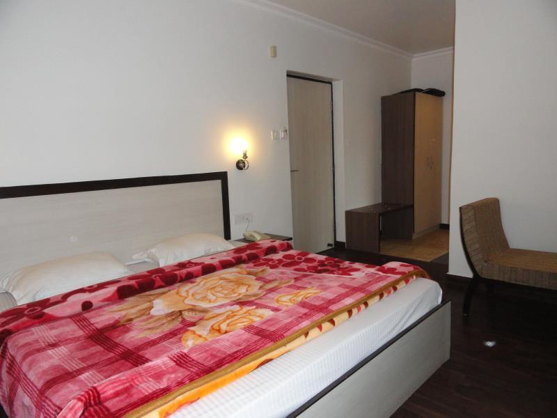 Hotel President Manāli Extérieur photo